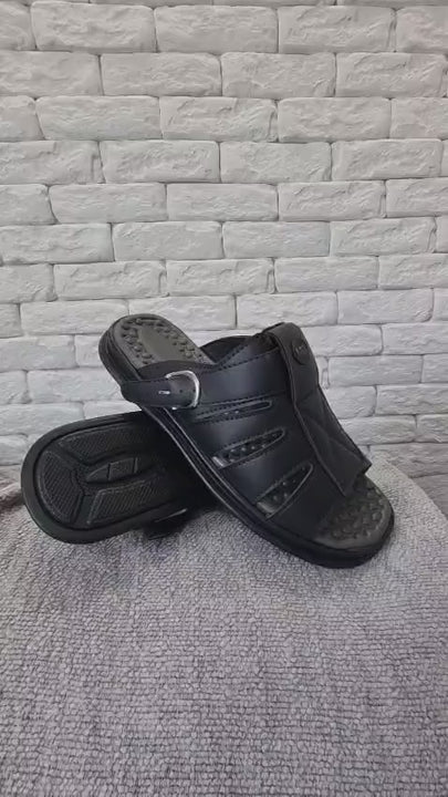 Sandália Ortopédica Masculina - Confort Flex A Sandália Ortopédica Masculina - Confort Flex combina conforto, praticidade e um design versátil para acompanhar a rotina masculina. 
