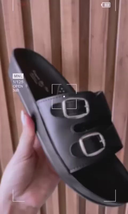 Chinelo Ortopedico - Ultra Anatômica O Chinelo Ortopedico - Ultra Anatômica foi desenvolvido para oferecer mais conforto, leveza e apoio aos pés no dia a dia. 